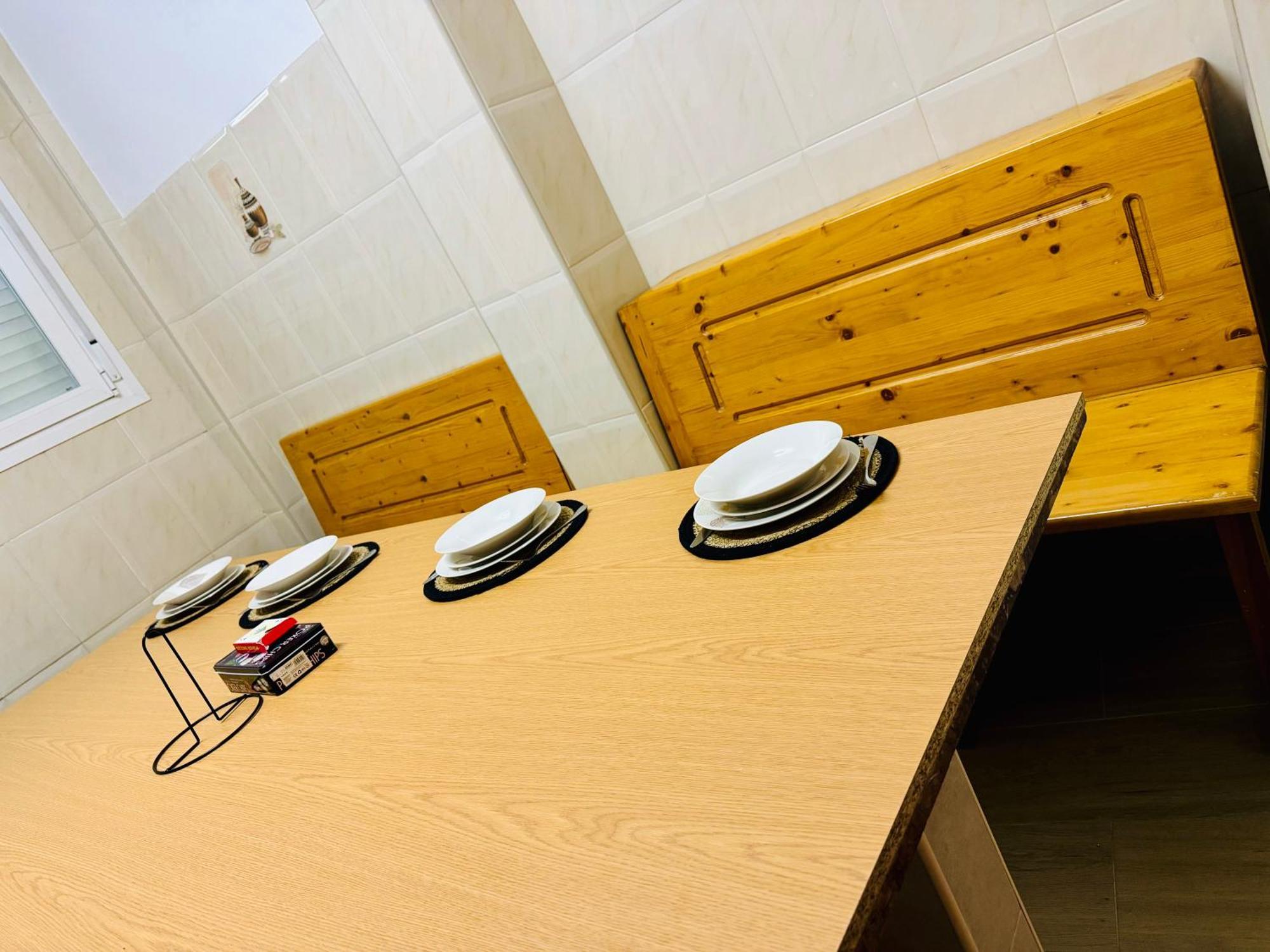 Pisos Familiares Barajas Apartment Madrid Bagian luar foto
